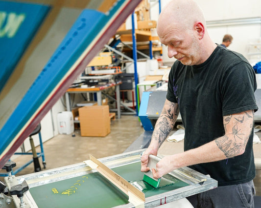 Geschütze Werkstätten: Siebdruck & Stick